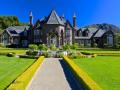 LEDSON WINERY KENWOOD CALIFORNIA ,BEAUTIFULLY MANICURED GROUNDS AND STUNNING ARCHITECTURE