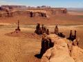 MONUMENT VALLEY, UTAH - THOSE OF YOU WHO LIVE IN THE 4 CORNERS AREA OR KNOW PEOPLE WHO DO, KEEP YOUR EYES AND EARS OPEN FOR MORE STRANGE EVENTS AND EMAIL ME PLEASE -SQ